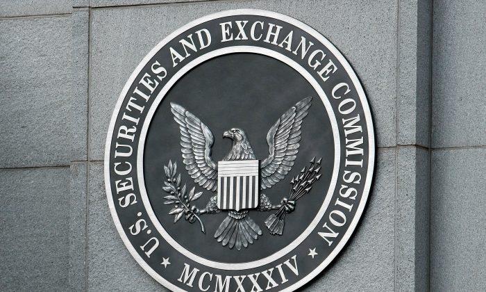 SEC Chairman Warns Chinese Companies to Play by Rules or Face Delisting
