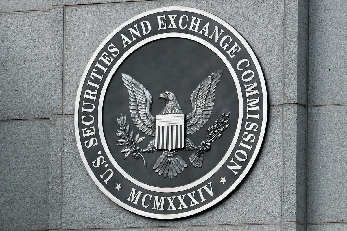 SEC Chairman Warns Chinese Companies to Play by Rules or Face Delisting