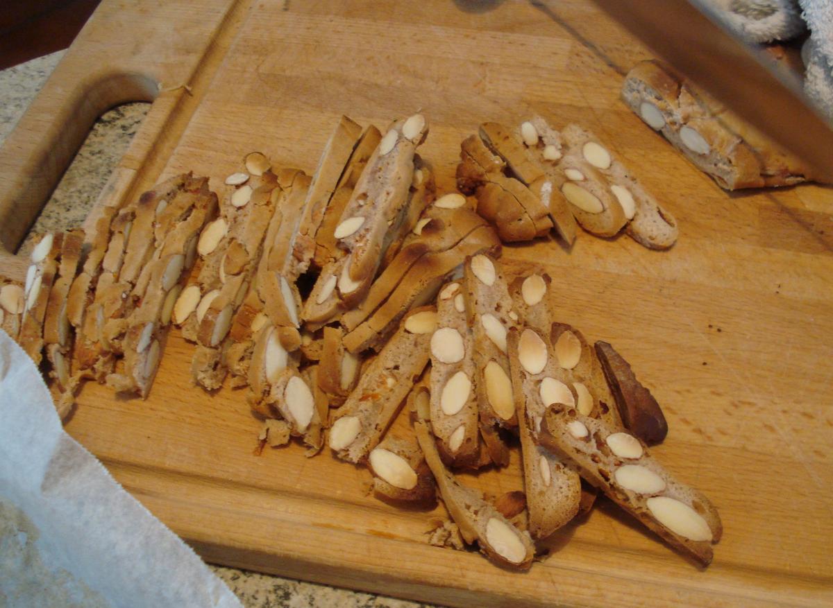 Pepatelli: Italian Almond Cookies