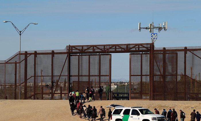 Migrant With Flesh-Eating Bacteria Found at US-Mexico Border