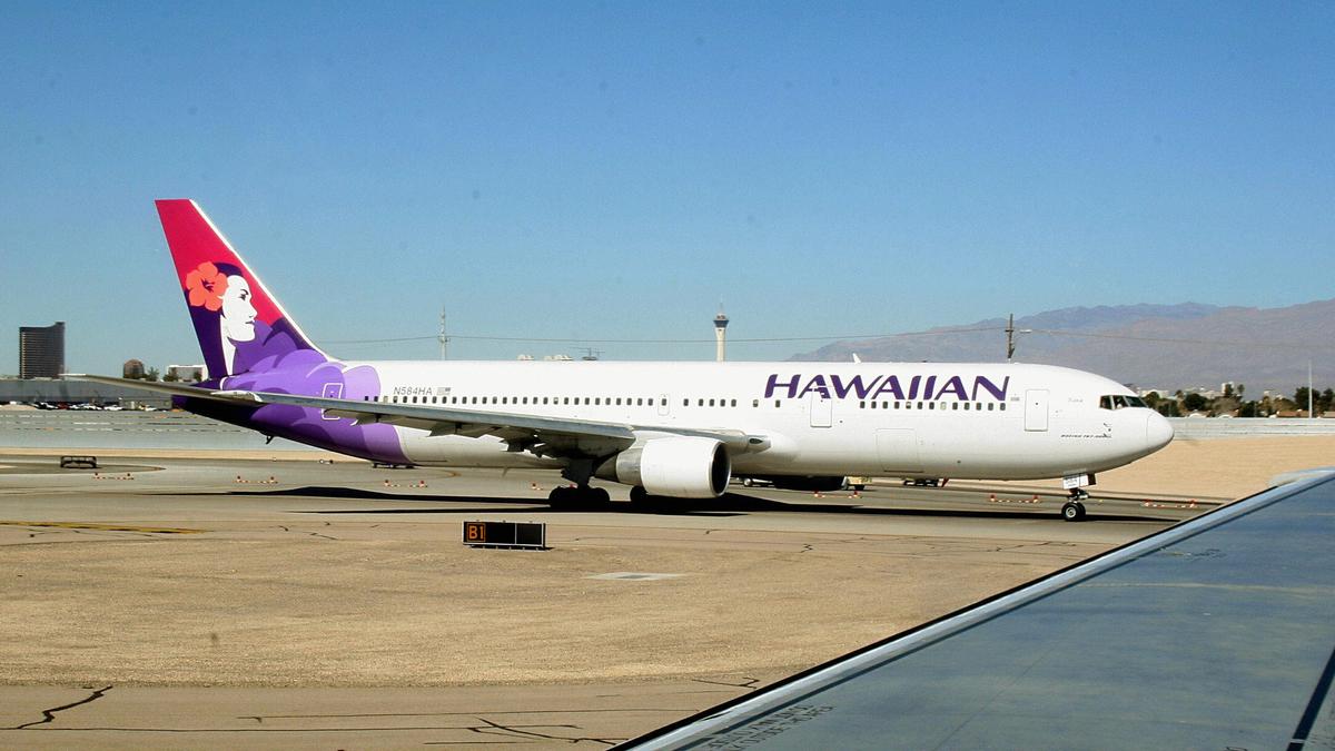 A Hawaiian Airlines plane in a file photograph. (Karen Bleier/AFP/Getty Images)