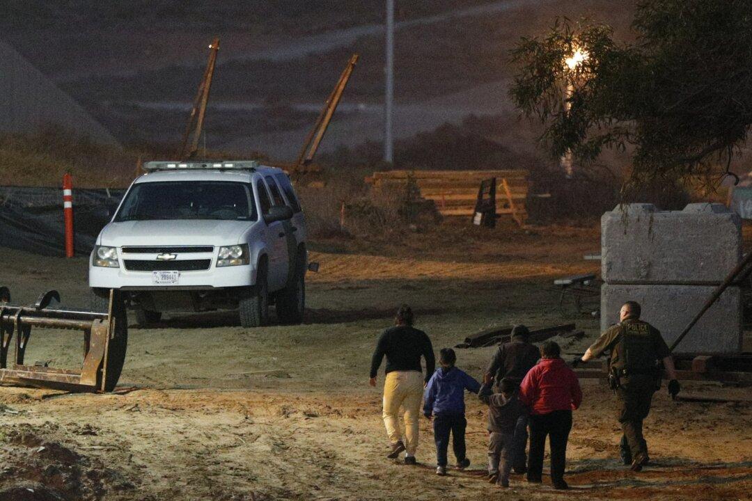 Statistics Show Illegal Northern Border Crossings Climbing