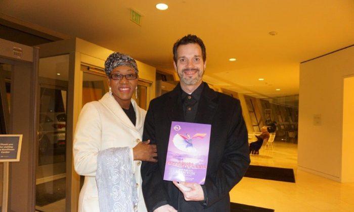 Artists Delight in Uniqueness of Shen Yun