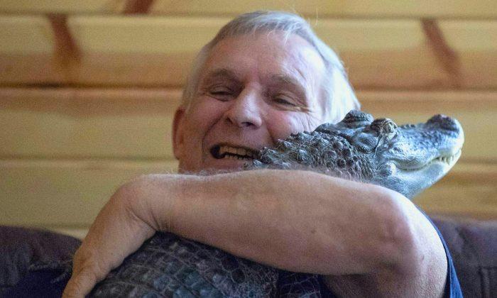Man Says Emotional Support Alligator Helps His Depression