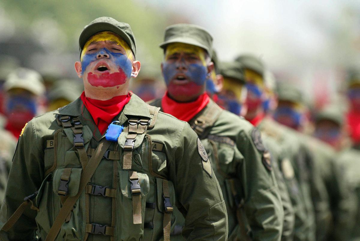 Venezuelan Army soldiers take part in a ceremony 13 April, 2007. (Pedro REY/AFP/Getty Images)