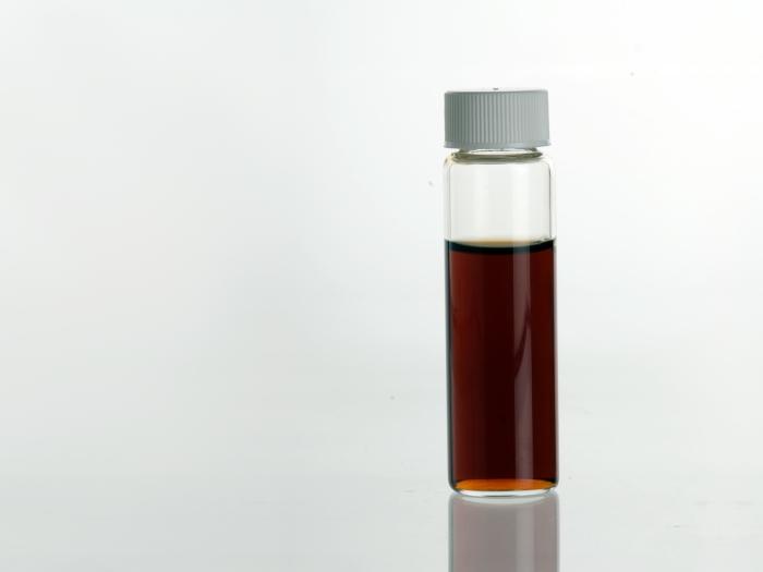 Vanilla (Vanilla planifolia) Extract in clear glass vial, taken on Feb. 22, 2009. (Itineranttrader/Wiki Commons)