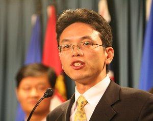Chen Yonglin speaks at a press conference on Parliament Hill in Ottawa. (Matthew Hildebrand/The Epoch Times)