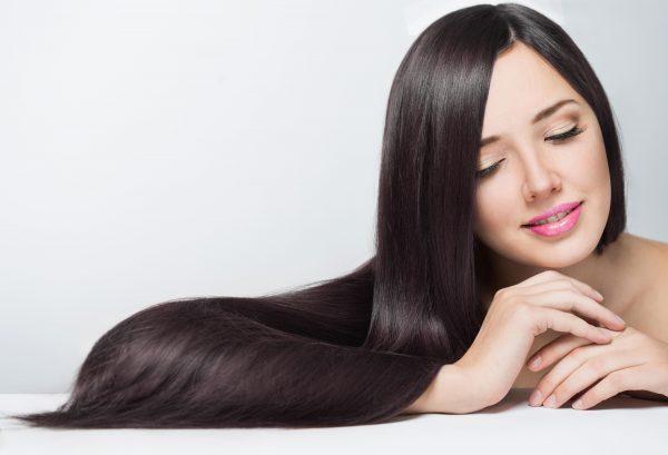 Using natural and organic shampoo will improve your hair condition and health (Tiplyashina Evgeniya/Shutterstock)