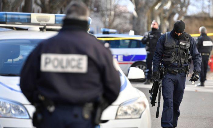 Armed Gang Snatches Prisoner in Southern France