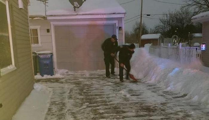 Firefighters Shovel Driveway for Iowa Mom Who Delivered Baby at Home Amid Frigid Weather