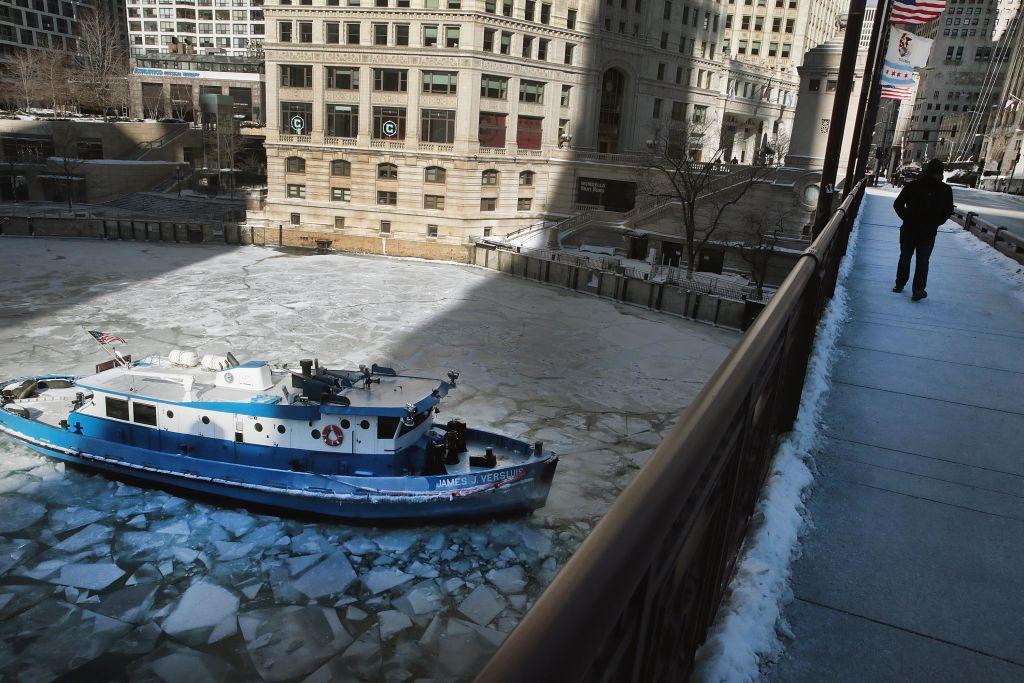 The James Versluis breaks ice on the frozen Chicago River on Jan. 30, 2019. Chicago, Illinois. (Scott Olson/Getty Images)