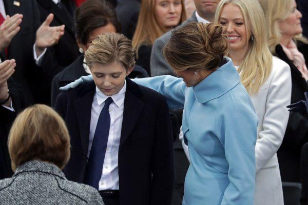 ©Getty Images | <a href="https://www.gettyimages.com/detail/news-photo/melania-trump-embraces-barron-trump-on-the-west-front-of-news-photo/632189986">Chip Somodevilla</a>
