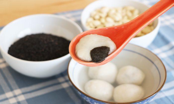 For the Chinese Lantern Festival, Make Sticky Rice Balls to Bring the Family Together