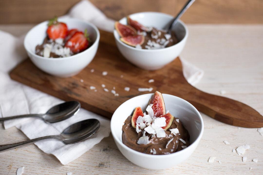 Healthy Chocolate Avocado Pudding (Recipe)