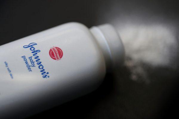 A container of Johnson's baby powder in San Fra., Calif., on July 13, 2018. (Justin Sullivan/Getty Images)