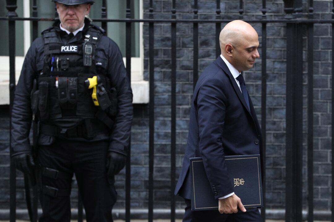 UK Knife-Crime Suspects Could Be Barred From Social Media