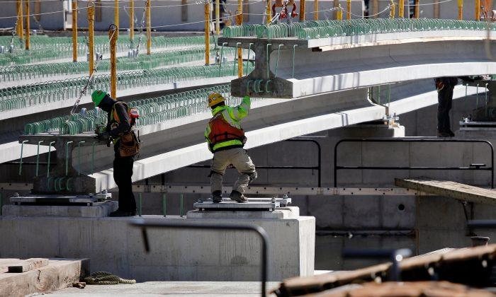 Trump Signs Executive Order to Fast-Track Infrastructure Projects