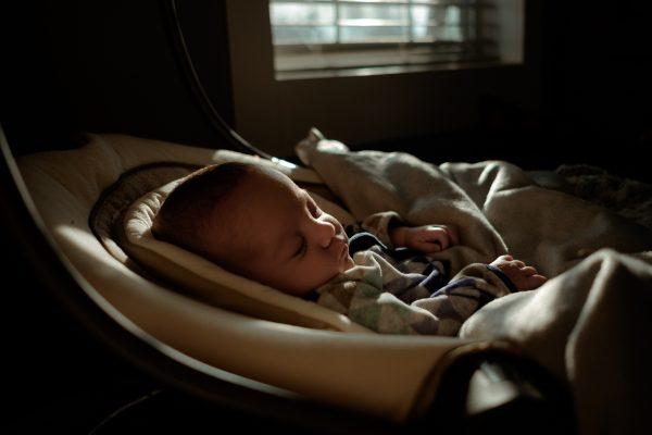 A baby sleeps. (Kevin Keith/Unsplash)