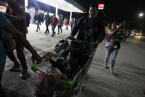 Migrants depart from Honduras on Jan. 13 (Josue Cover)
