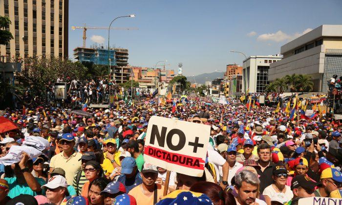 Venezuelan Opposition Continues to Gather Momentum