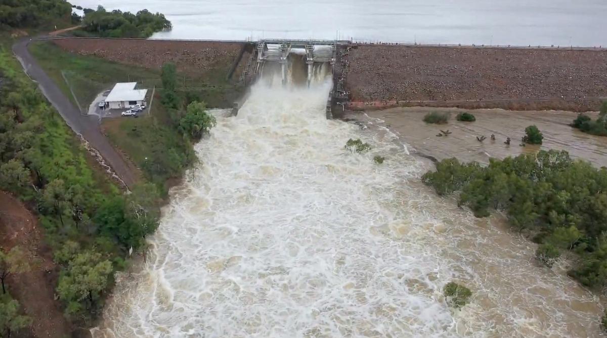 Pumping Continues at Leaking Australian Dam