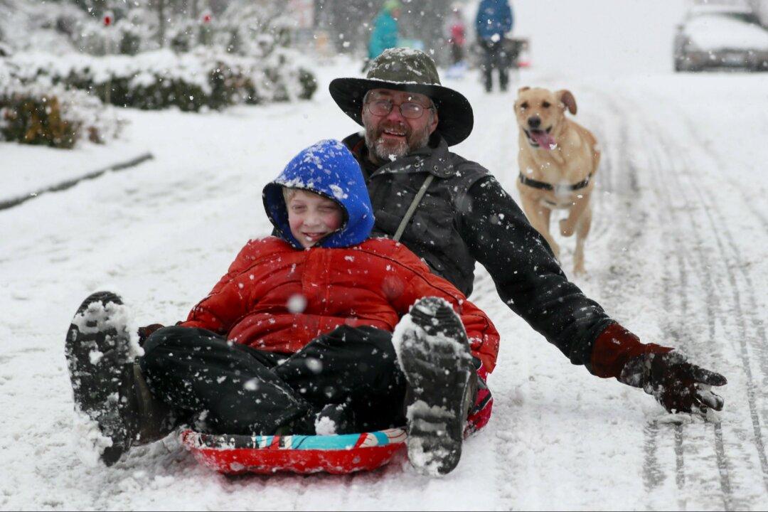 Snowstorm Buries Pacific Northwest, With More on the Way