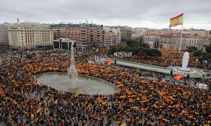 Madrid Demonstrators Reject Government’s Catalonia Policy