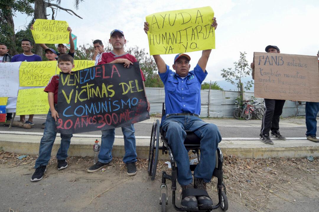 Venezuelan Opposition Hopeful ‘River of People’ Will Break Maduro’s Humanitarian Aid Blockade