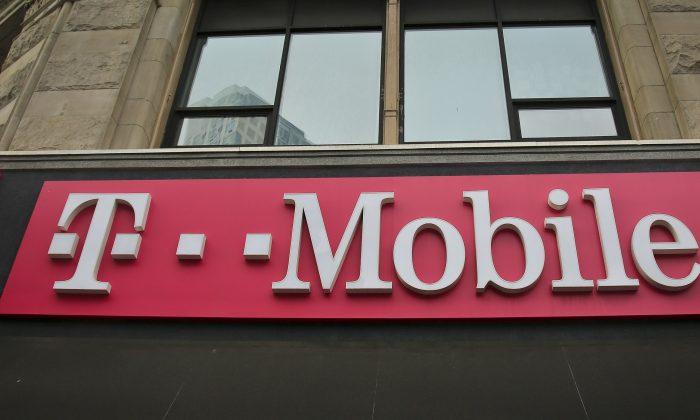 T-mobile’s $26 Billion Deal for Sprint Gets Big Boost After FCC Chief Gets Behind It