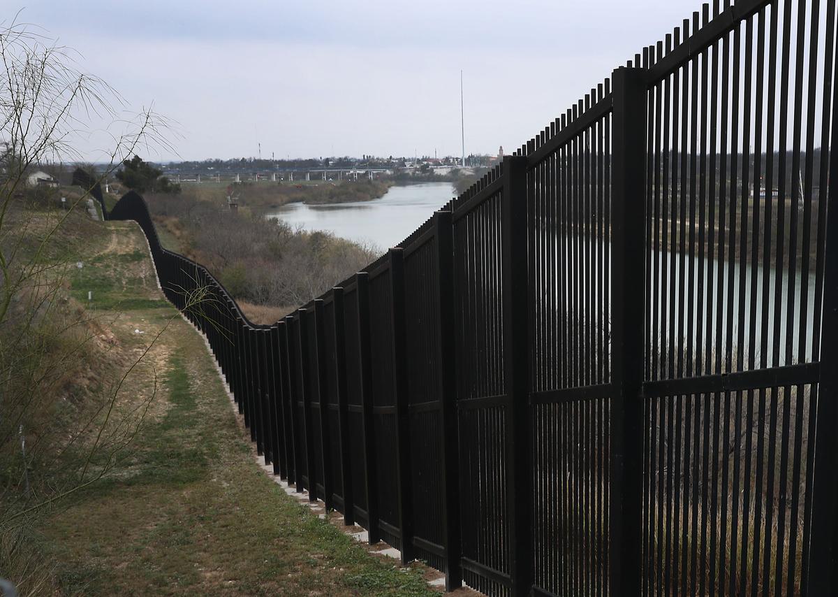 A border fence is seen near the Rio Grande which marks the boundary between Mexico and the United States in Eagle Pass, Tex., on Feb 9, 2019. (Joe Raedle/Getty Images)