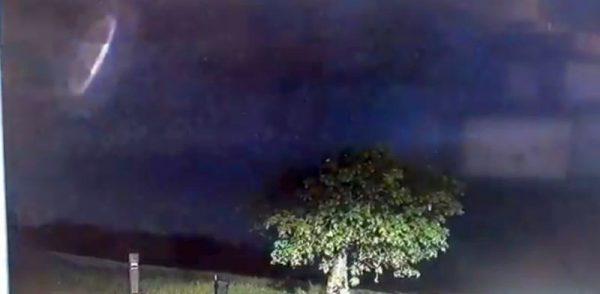  The footage was captured during a lightning storm in Australia (Broome Police / Twitter)