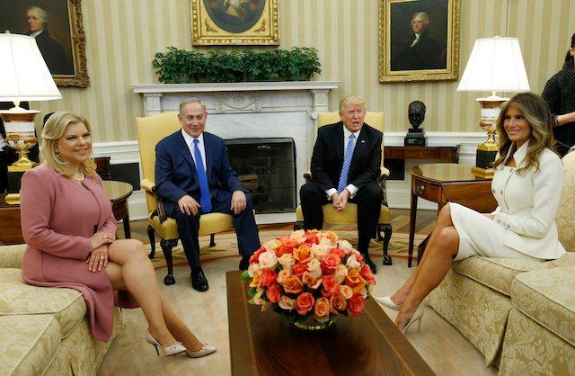 U.S. President Donald Trump (2ndR) and first lady Melania Trump meet Israeli Prime Minister Benjamin Netanyahu and his wife Sara (L) in the Oval Office of White House in Washington, on Feb. 15, 2017. (Kevin Lamarque/Reuters)