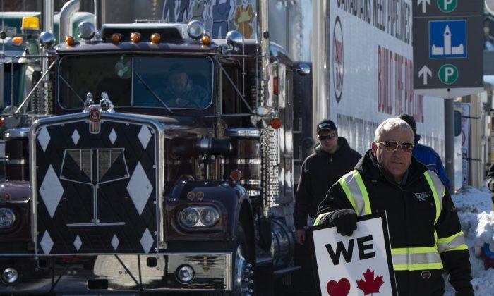 Pro-Pipeline, Anti-Carbon Tax ‘United We Roll’ Convoy Holds 2 Days of Protests in Ottawa