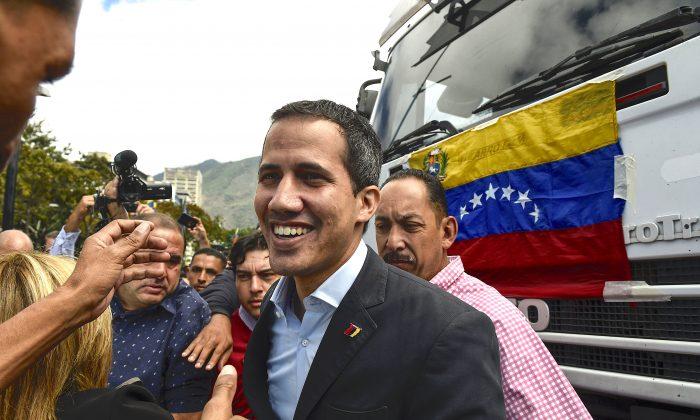Venezuela’s Guaidó Heads to Border as Maduro Threatens to Close It