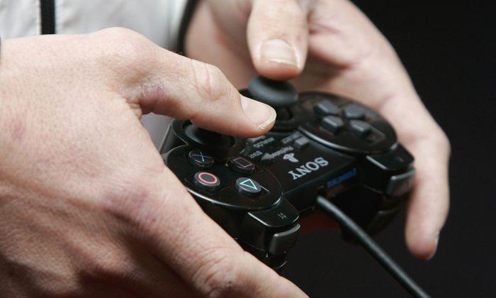 Mother Feeds Gaming Addict Son by Hand as He Refuses to Budge in 48-hour Session