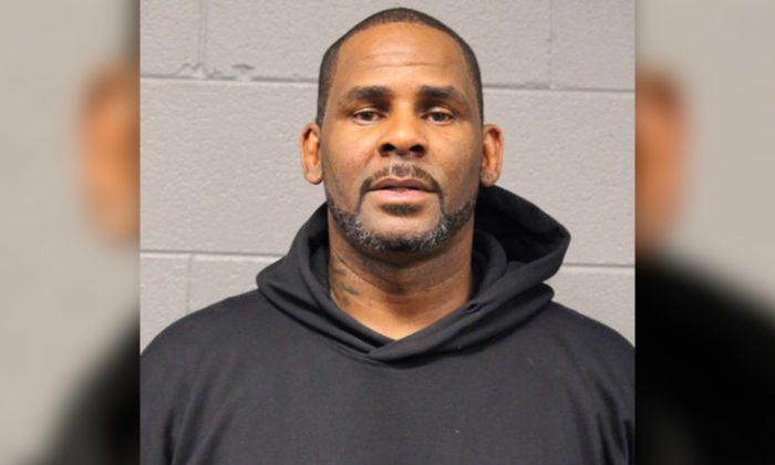 R Kelly, Crying in Interview, Shouts: ‘I’m Fighting for My ... Life’