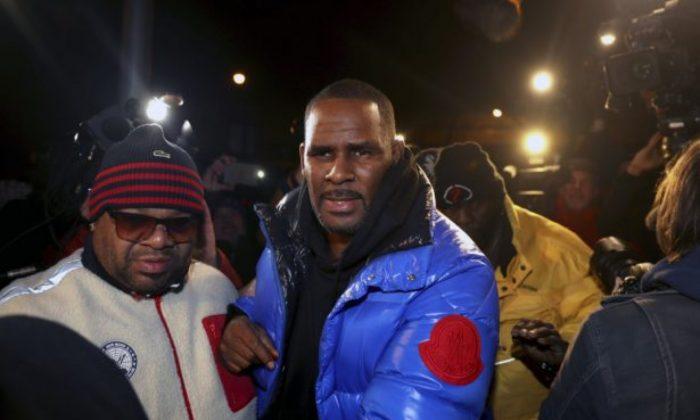 Lawyer Enters Not Guilty Plea for R. Kelly in Sex Abuse Case