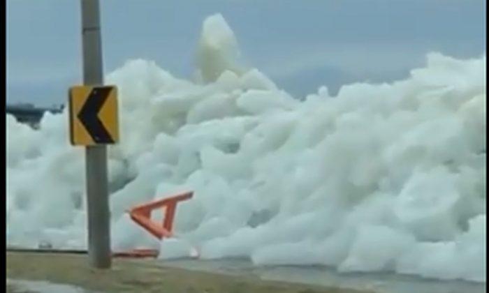 High Winds Create ‘Ice Tsunami’ in New York: Videos