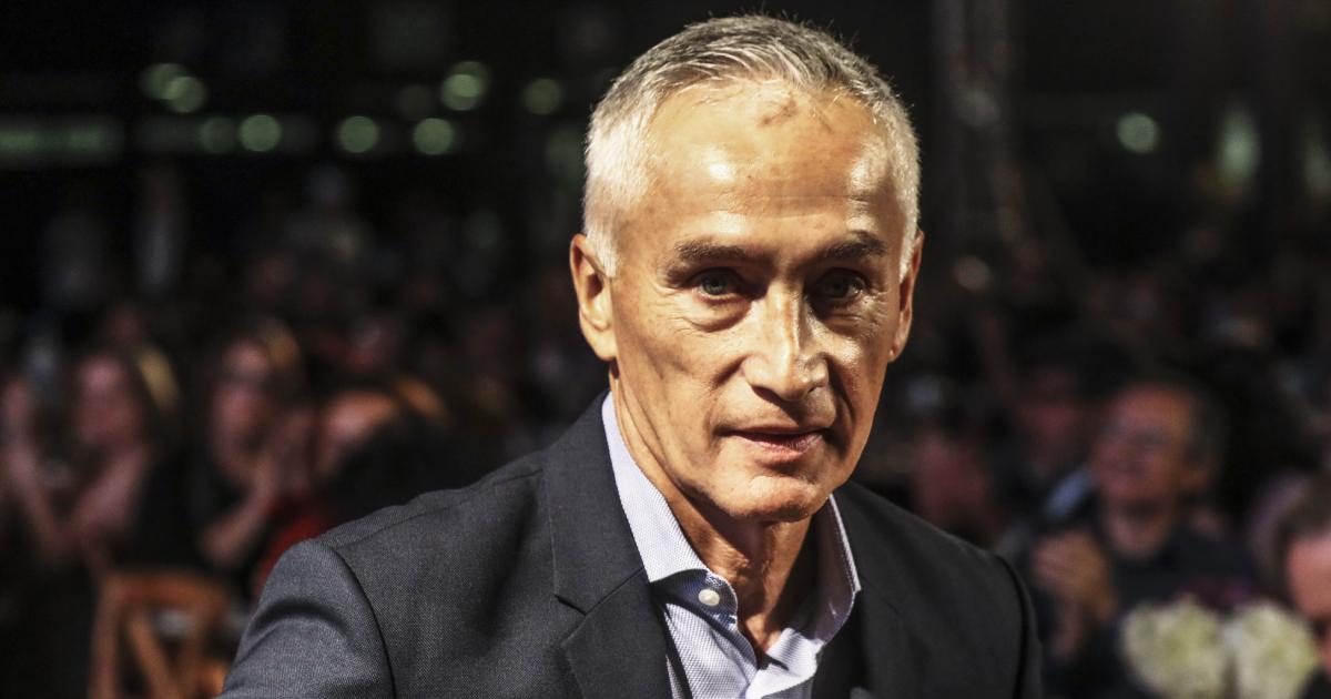 Mexican journalist Jorge Ramos about to receive the excellence award at the Gabriel Garcia Marquez journalism awards in Medellin, Colombia, on Sept. 29, 2017. (Joaquin Sarmiento/AFP/Getty Images)