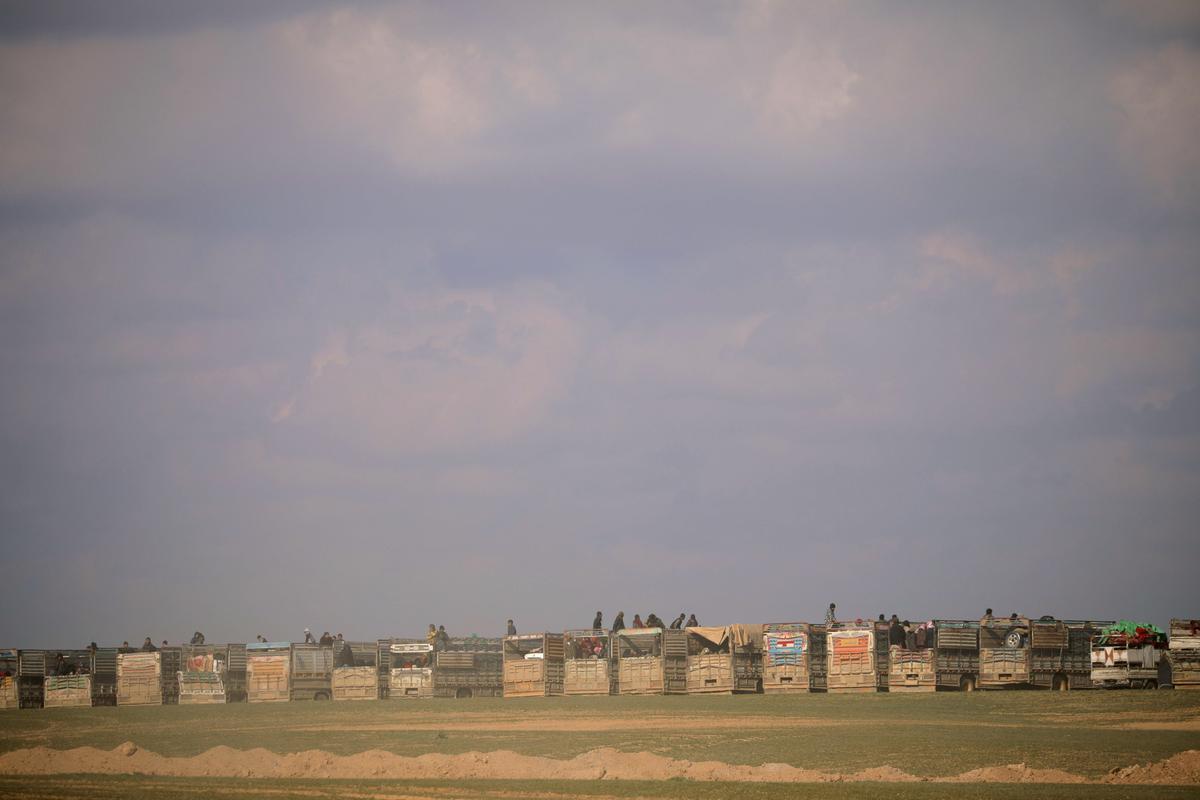 ISIS Supporters and Victims Flee the Ruins of Its ‘Caliphate’