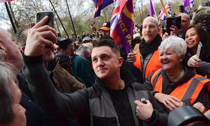 Anti-Islamic Campaigner Tommy Robinson Banned From Facebook, Instagram