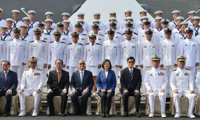In Face of China Threat, Taiwan to Invite US Experts to Bolster Defenses
