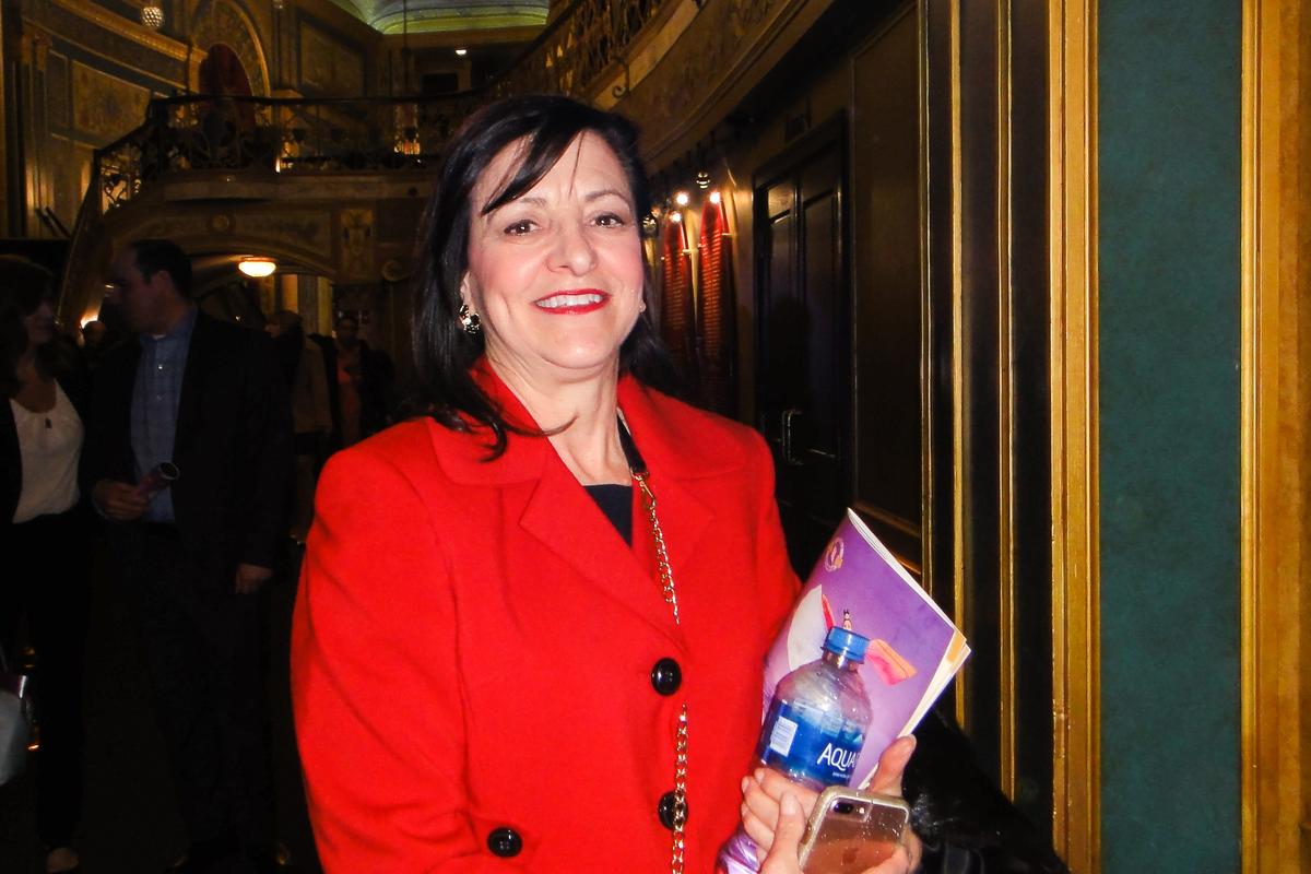 Physician Feels Energy Exuding From Shen Yun Dancers