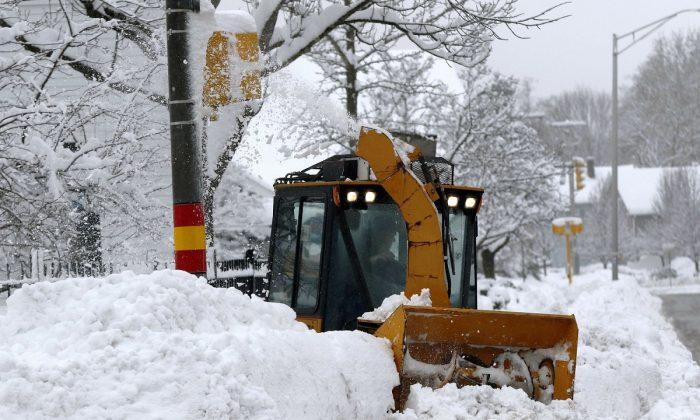 Northeast Digs Out After Storm Closes Schools, Slows Commute
