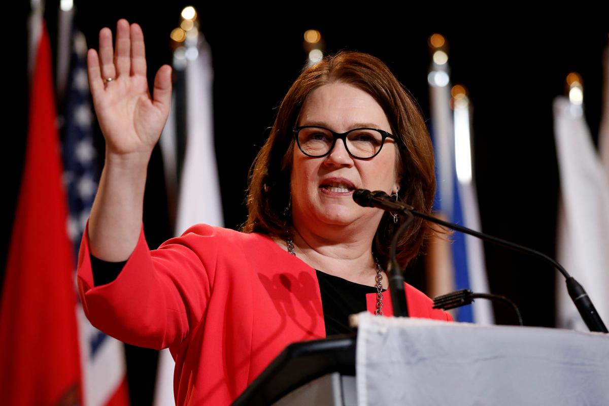 Trudeau Broke Law by Kicking Former Ministers out of Caucus, Philpott Says