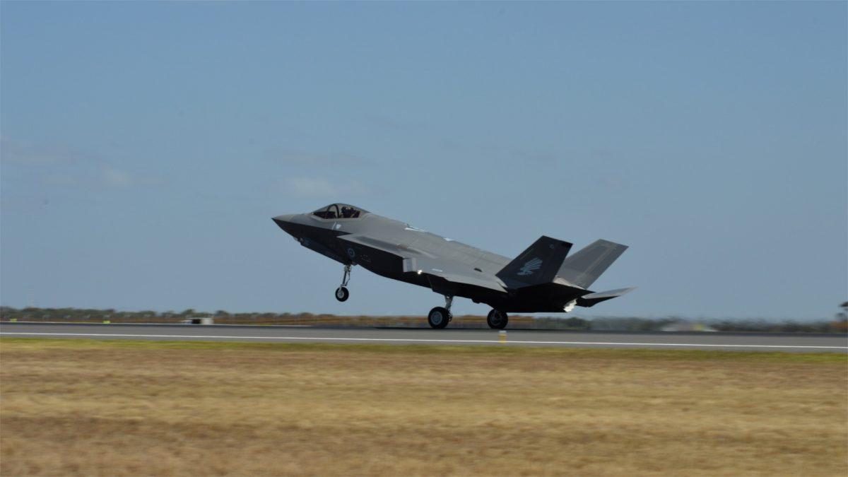A RAAF F-35A Joint Strike Fighter takes off at Avalon Airport for the Australian International Airshow 2019 on Feb. 26, 2019. (Bowen Zhang/Epoch Times)