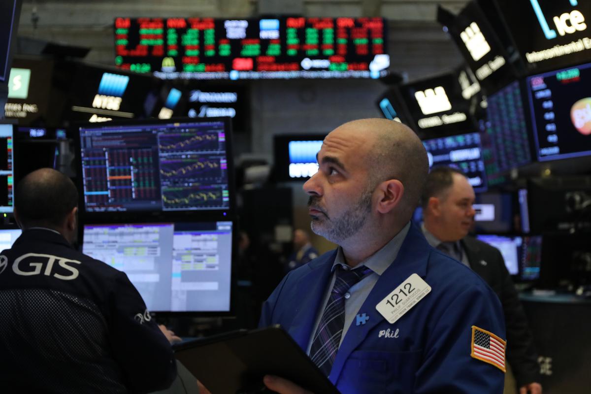 Wall Street Futures Drop in Early Trading on June 22, Investors Fear Looming Recession