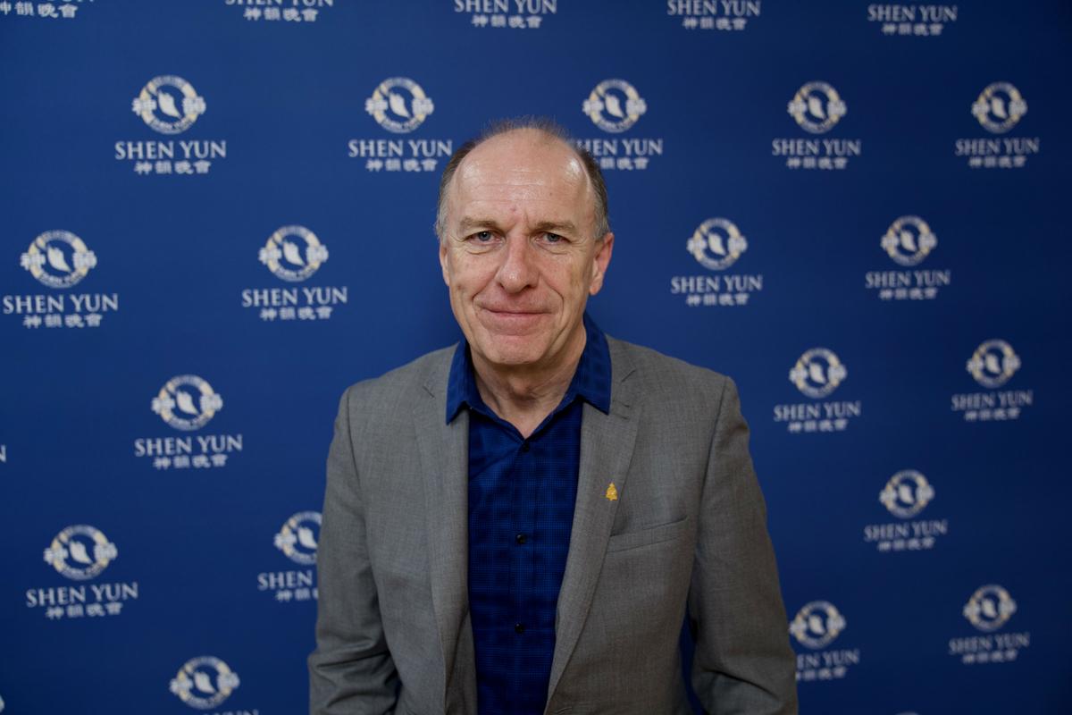 VP Says Shen Yun Inspires Him to Learn About Chinese History