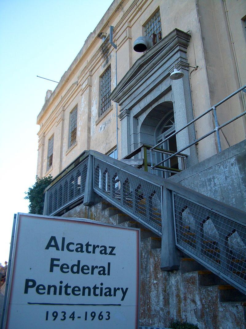 The entrance of Alcatraz Federal Penitentiary. (Elwood J Blues/Wikimedia Commons)