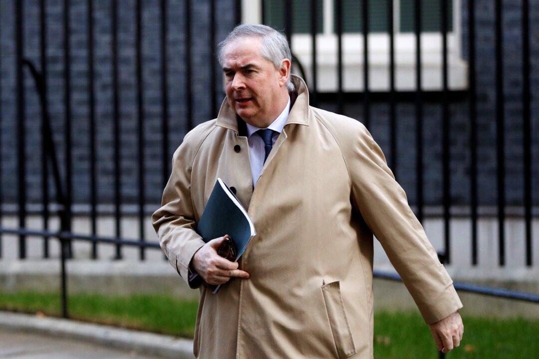 EU Awaits Reworked UK Brexit Proposals, Deal Remains Elusive